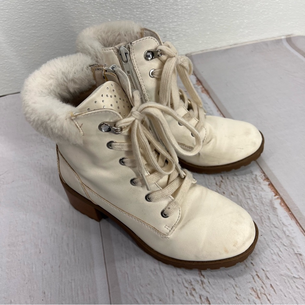 Mia Girl creamy white boots Fur Top Sparkly tongue SIZE 2M